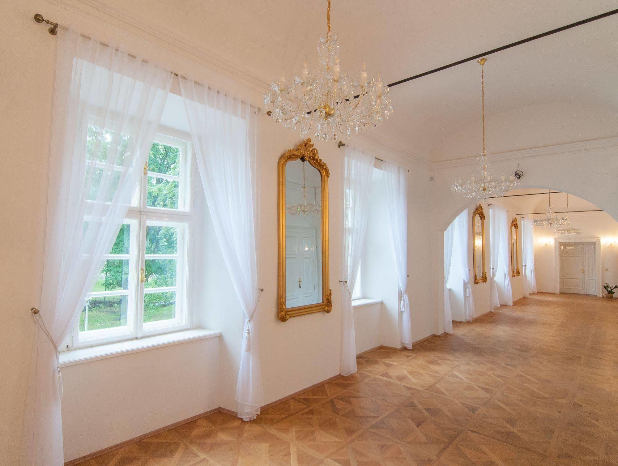 Zámek Hotel 4*